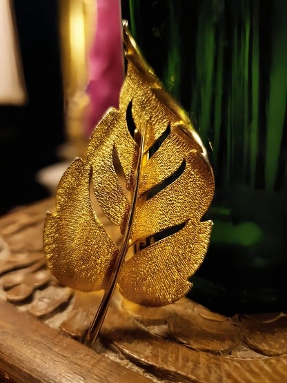 Vintage 1960s Leaf Brooch Gold Tone Classic Retro