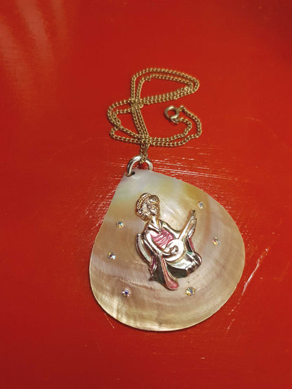 Vintage 1960s Mother-of-Pearl Japanese Necklace Pendant Geisha Japan