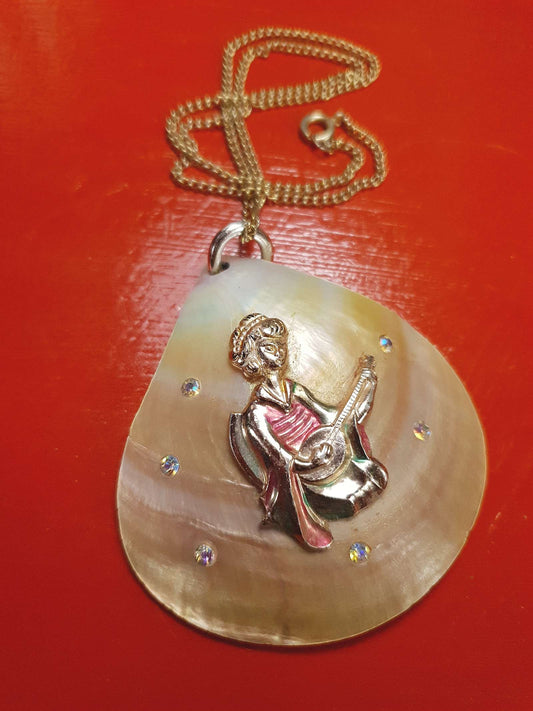 Vintage 1960s Mother-of-Pearl Japanese Necklace Pendant Geisha Japan