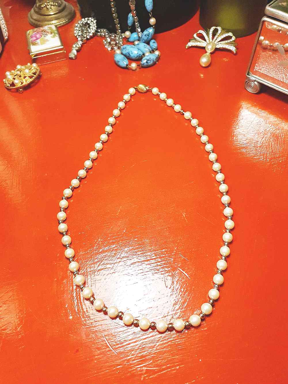 Vintage 1960s White Glass Pearl Necklace 18" Pearls Retro