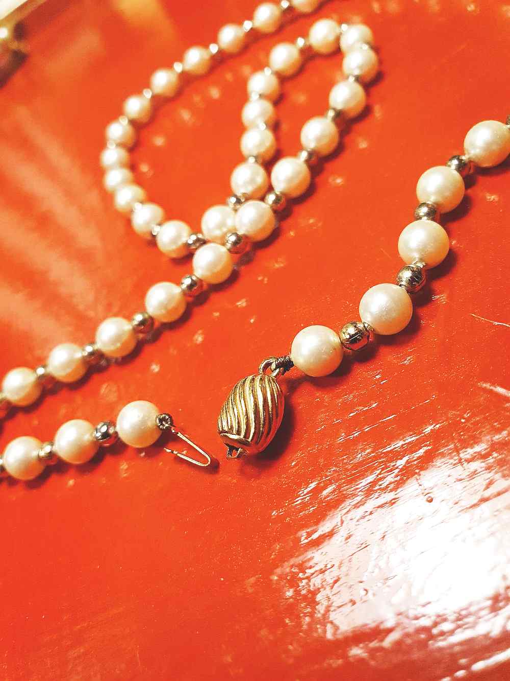 Vintage 1960s White Glass Pearl Necklace 18" Pearls Retro