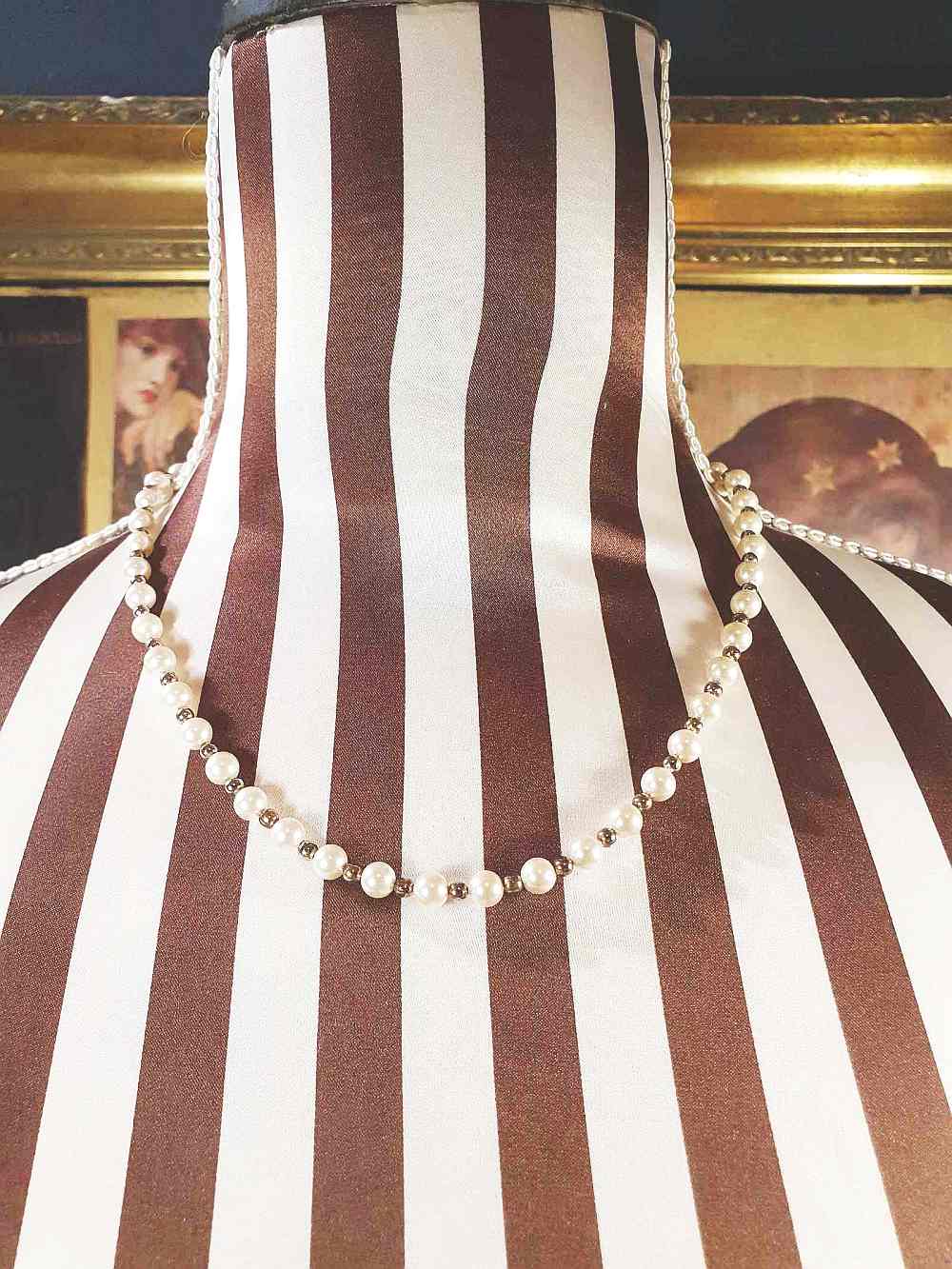 Vintage 1960s White Glass Pearl Necklace 18" Pearls Retro