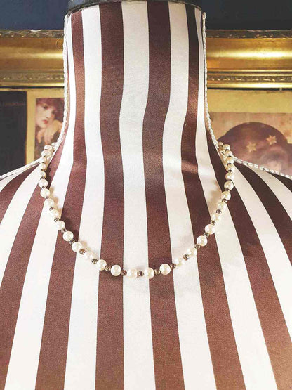 Vintage 1960s White Glass Pearl Necklace 18" Pearls Retro