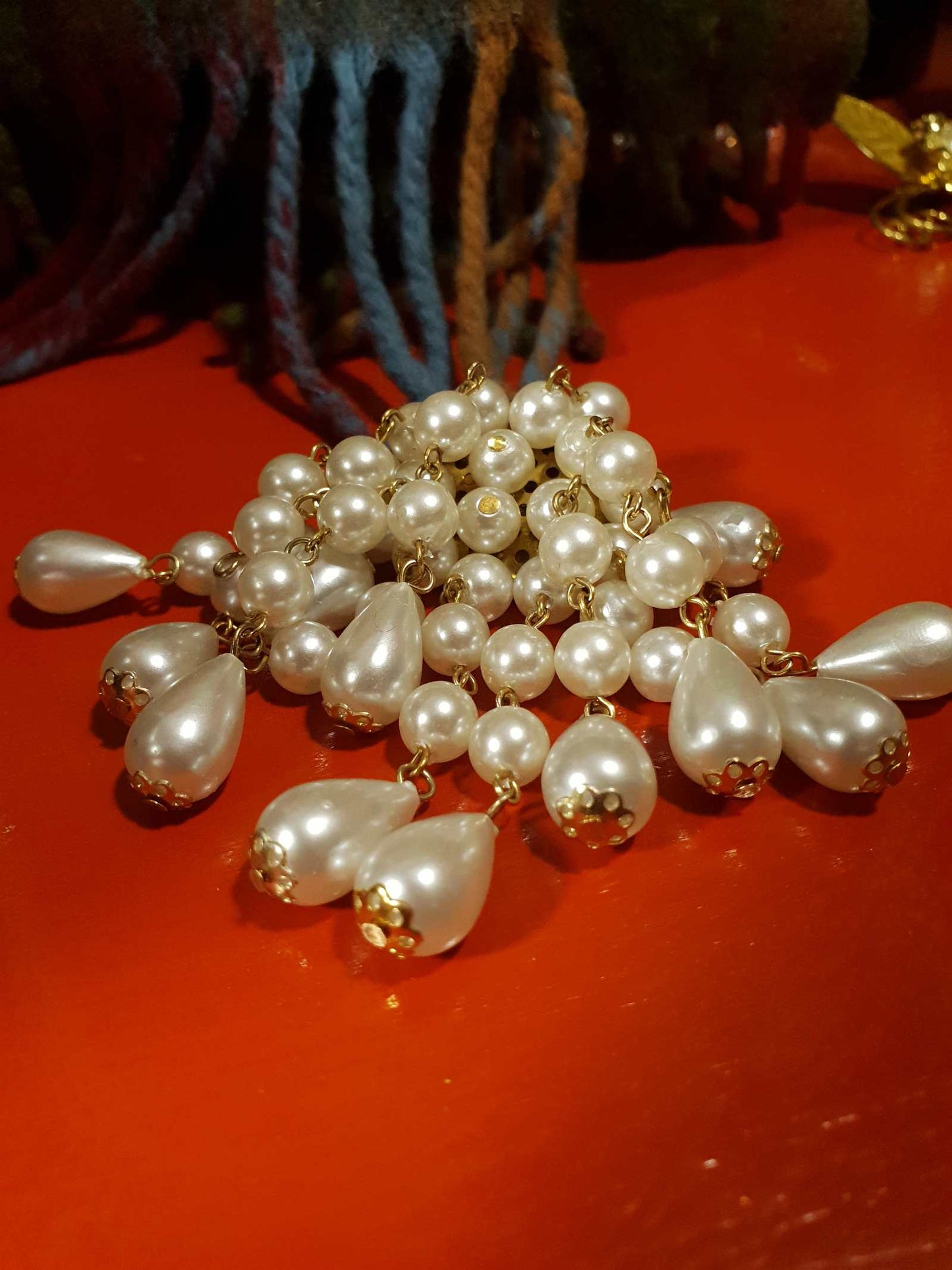 Vintage 1960s White Faux Pearl Chandelier Brooch Cascading Waterfall Gold Tone Pin