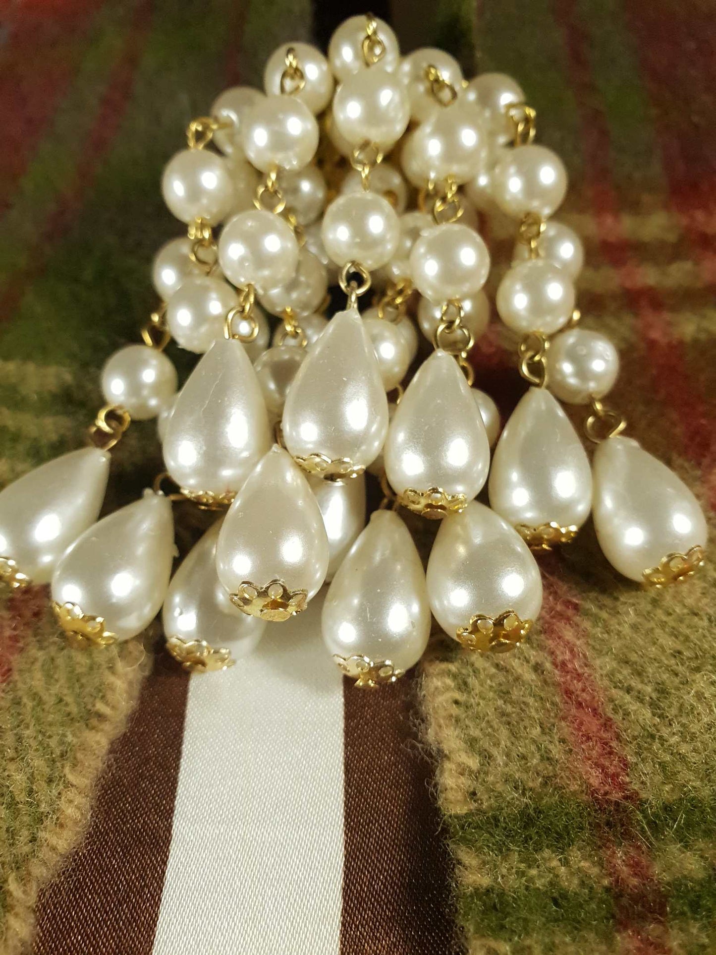 Vintage 1960s White Faux Pearl Chandelier Brooch Cascading Waterfall Gold Tone Pin