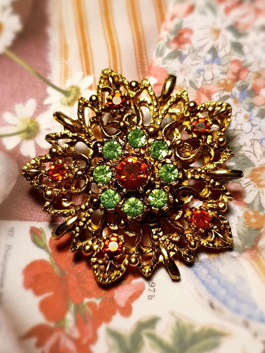 Vintage 1960s Hollywood Rhinestone Victorian Style Brooch