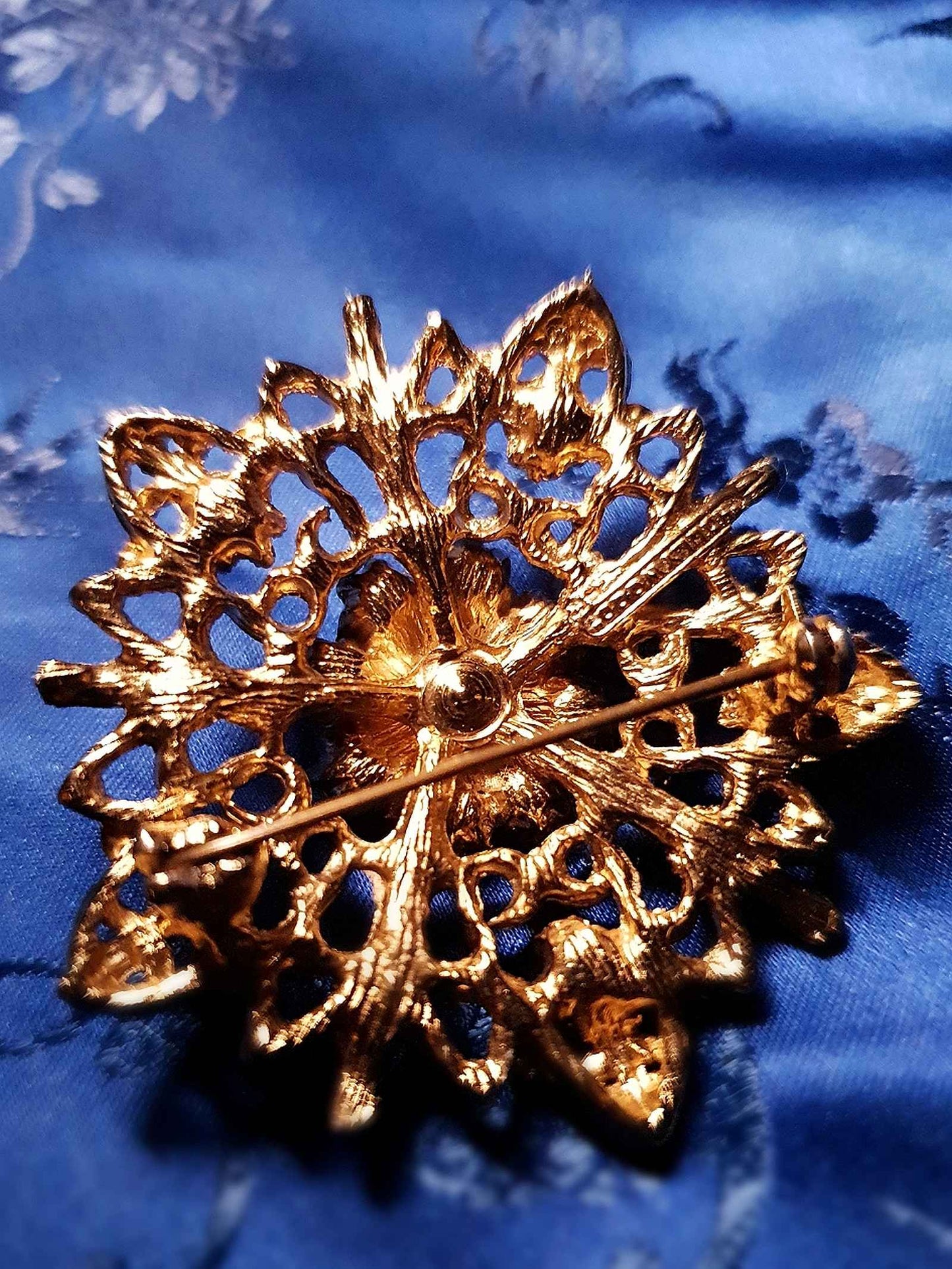 Vintage 1960s Hollywood Rhinestone Victorian Style Brooch