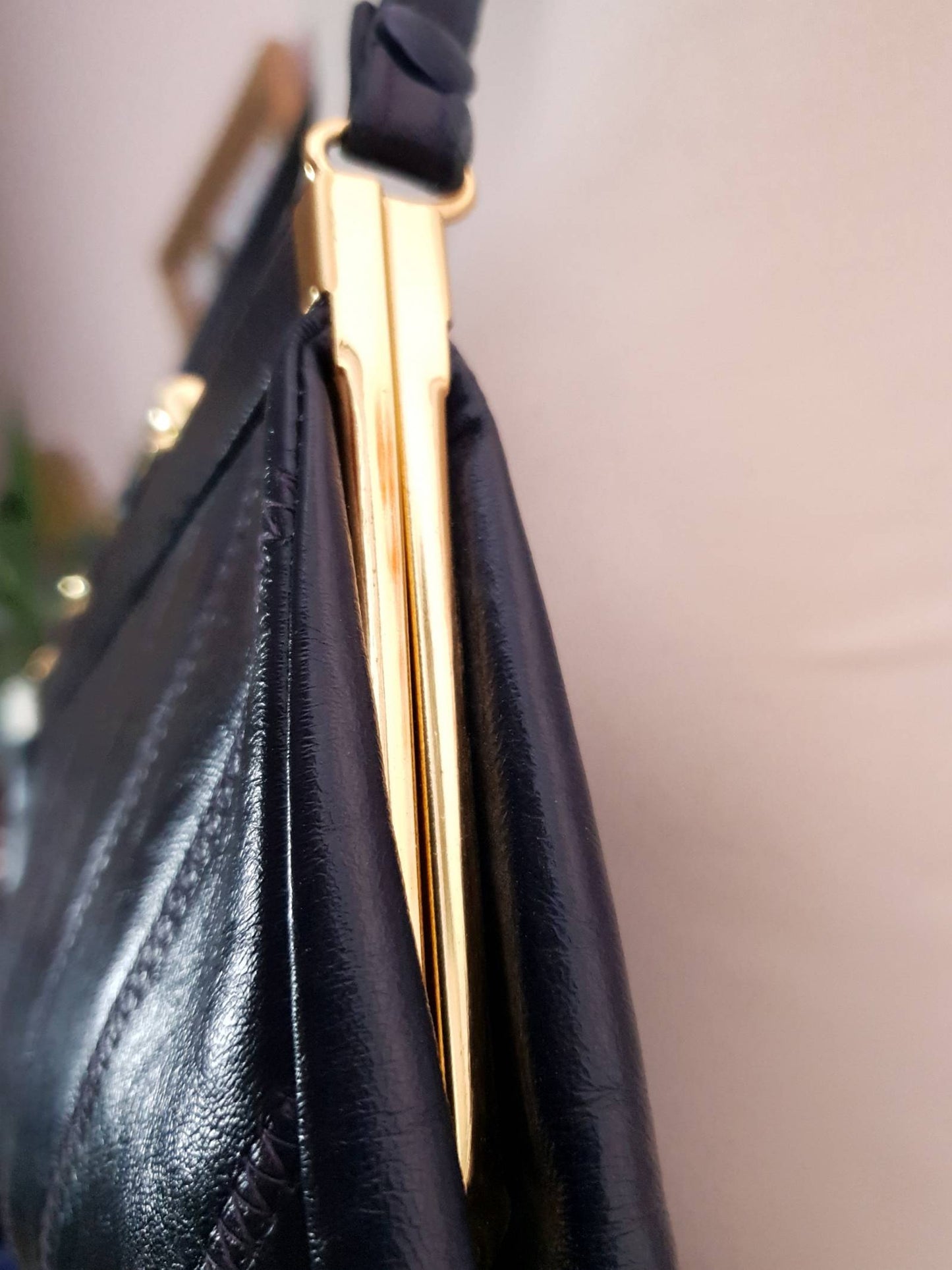 English Classics - Vintage 1970s Jane Shilton Navy Blue Leather Shoulder Bag Handbag