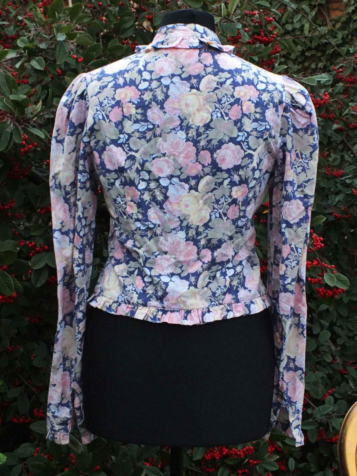 Vintage 1970s Laura Ashley Rose Floral Ruffle Blouse - English Classics Size 10