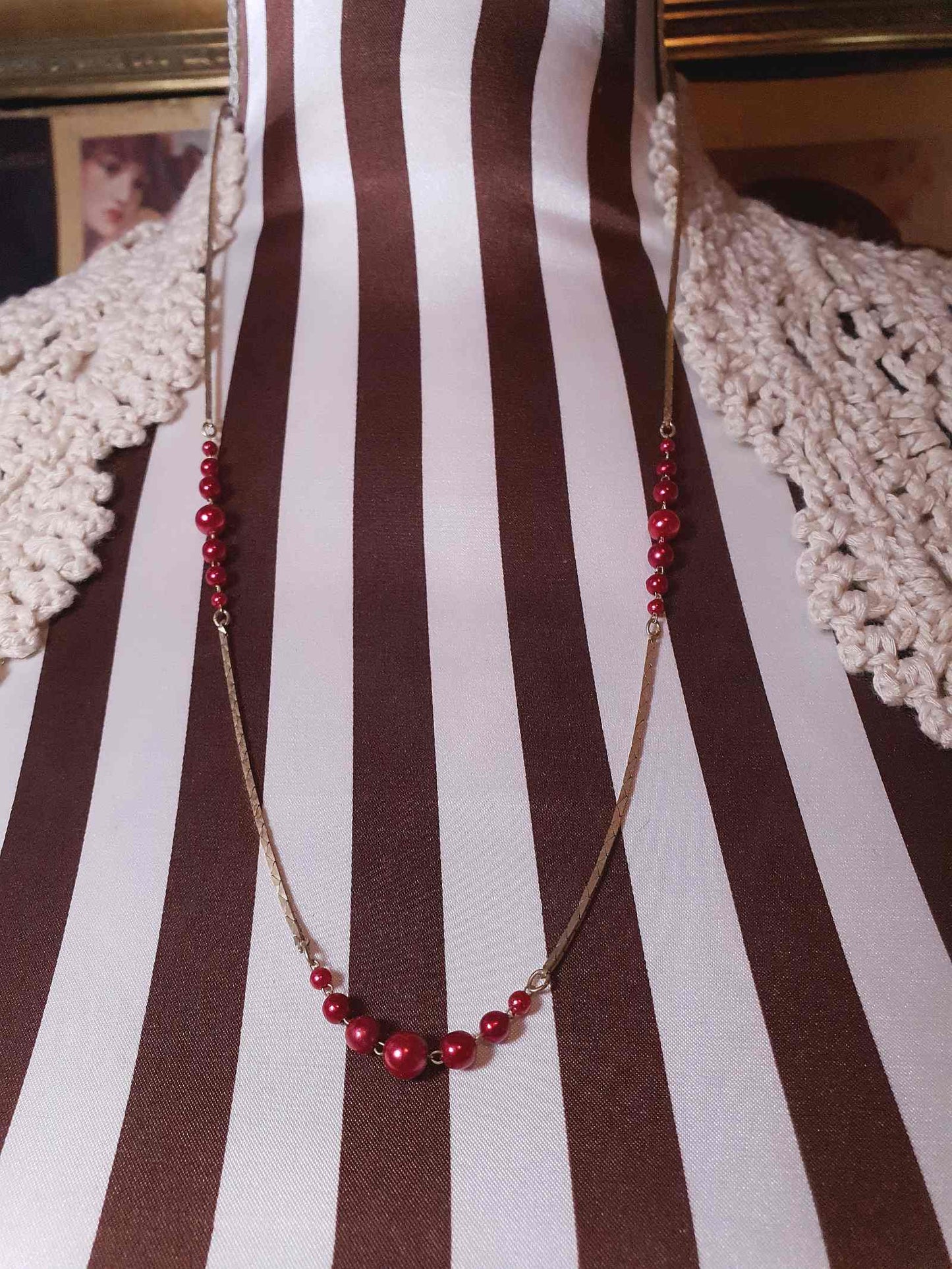 1970s Vintage Red Faux Pearl Necklace Retro Snake Chain