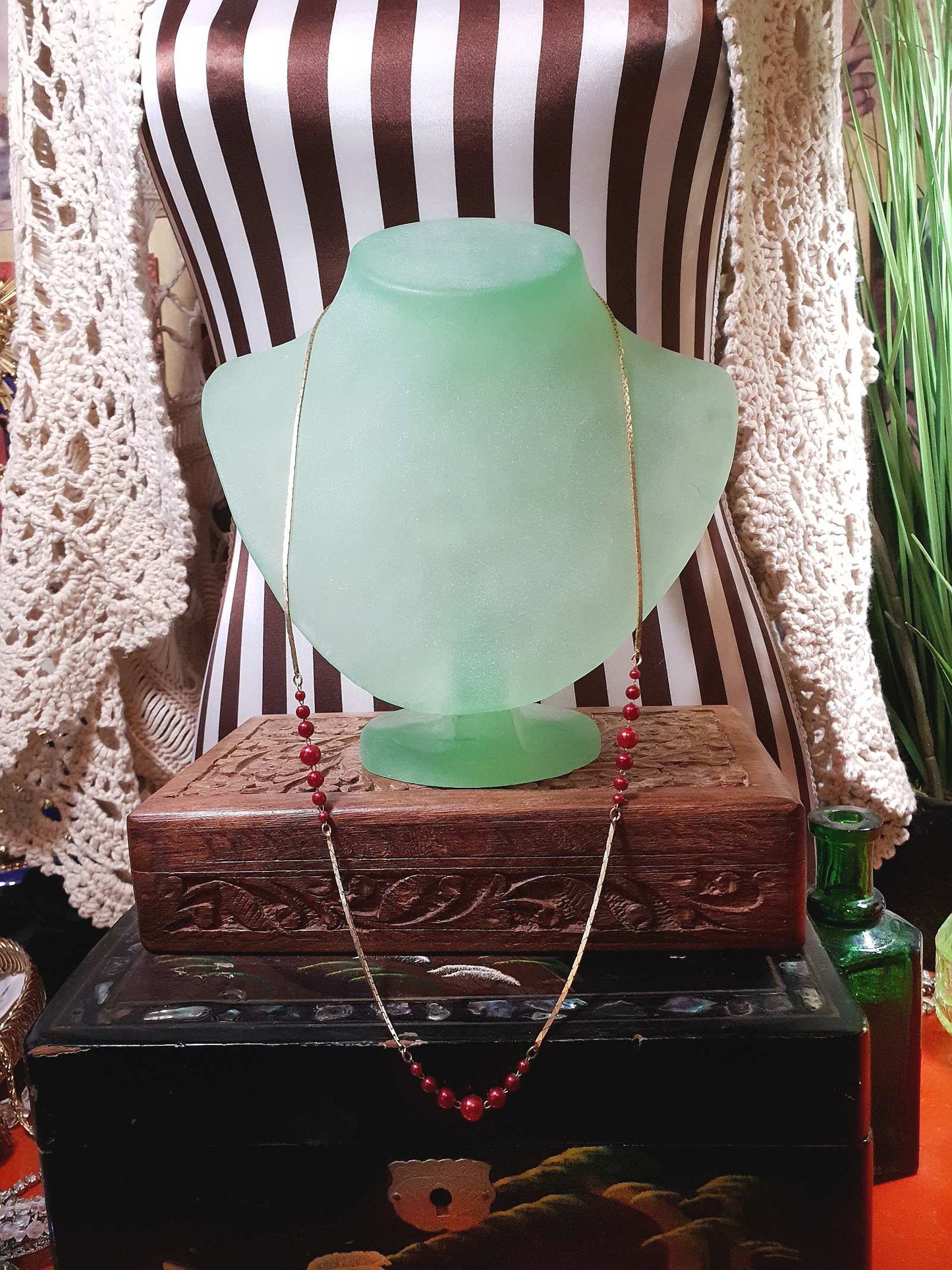 1970s Vintage Red Faux Pearl Necklace Retro Snake Chain