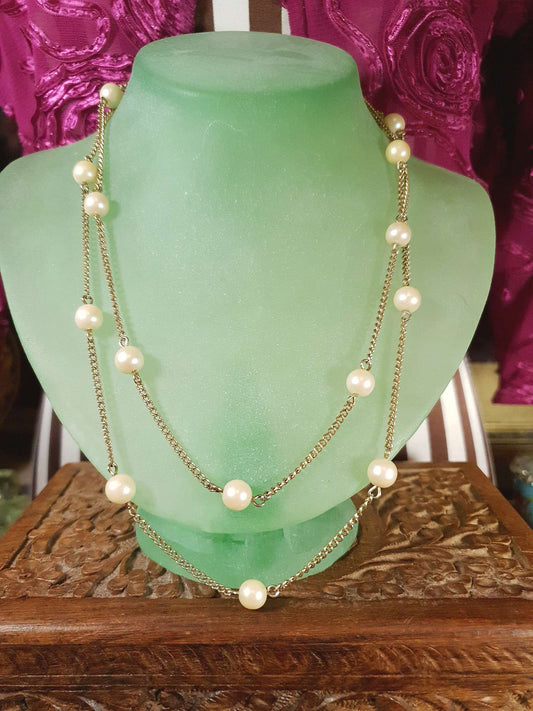 Vintage 1970s Sarah Coventry Faux Pearl Necklace Signed Retro