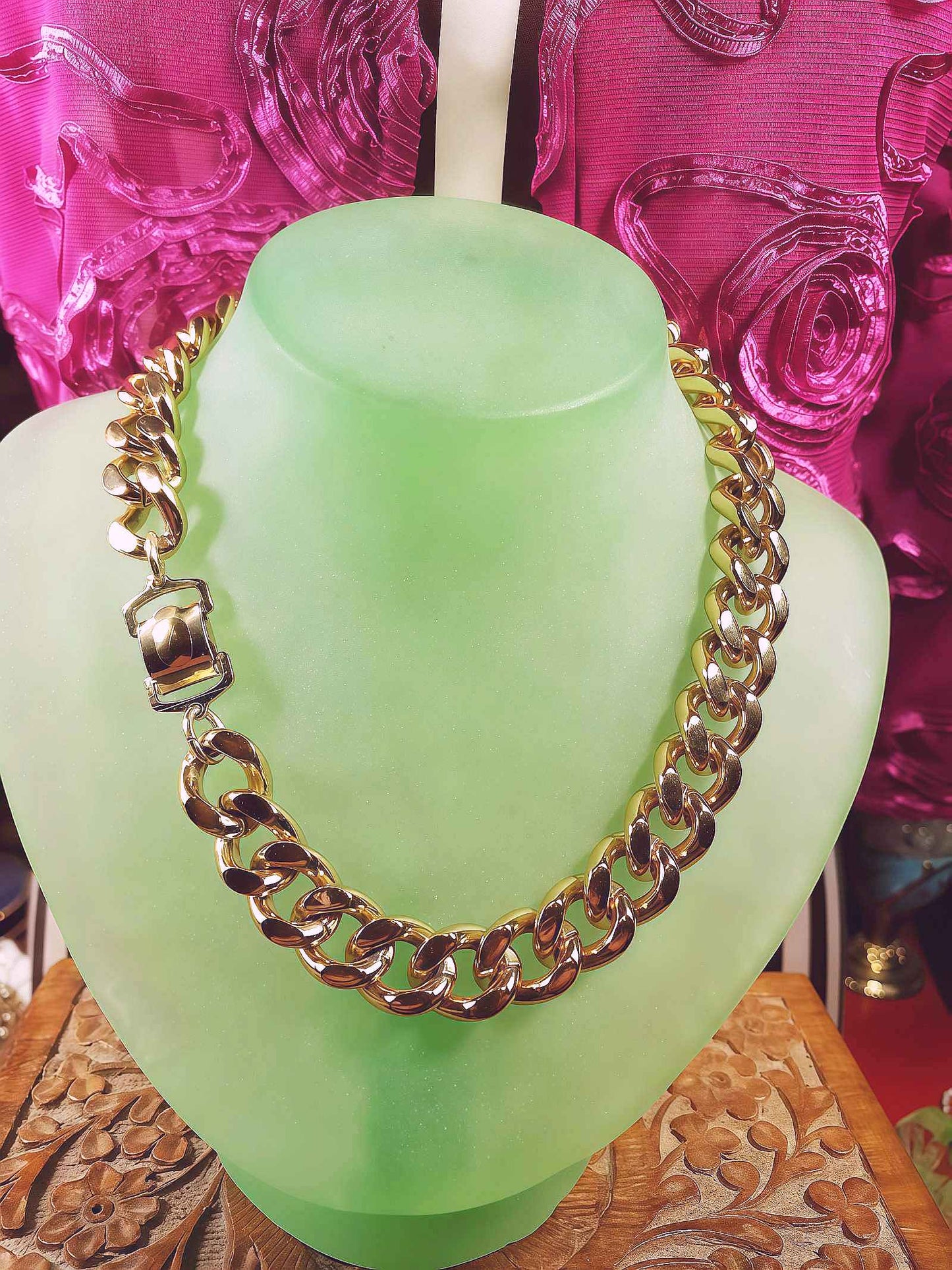 Vintage 1970s Curb Chain Choker Necklace 15" Gold Tone Retro