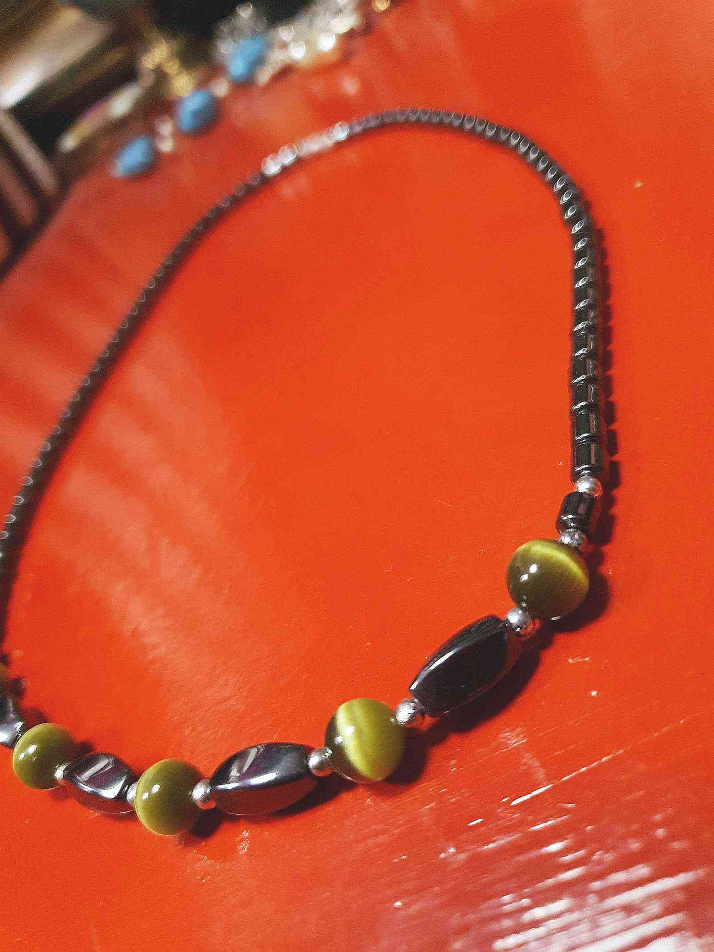 Vintage 1970s Hematite Necklace 18" Green Cat's Eye Choker