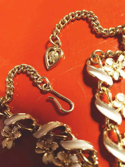 Vintage 1970s White Enamel Floral Necklace Choker Flower Gold Tone Retro