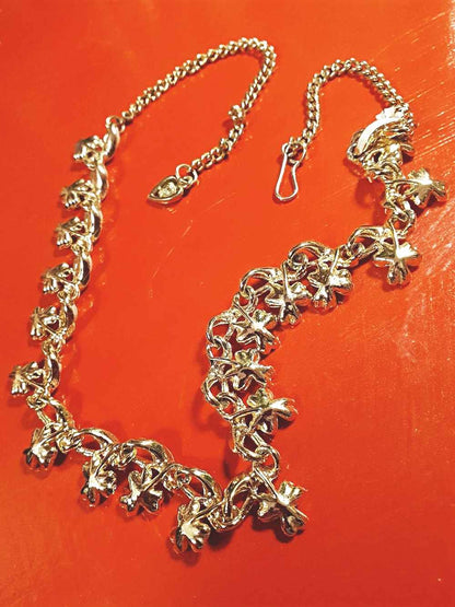 Vintage 1970s White Enamel Floral Necklace Choker Flower Gold Tone Retro