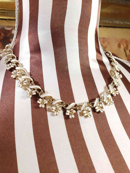 Vintage 1970s White Enamel Floral Necklace Choker Flower Gold Tone Retro