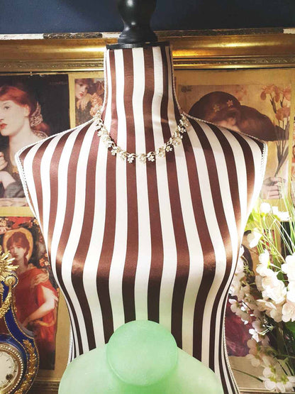 Vintage 1970s White Enamel Floral Necklace Choker Flower Gold Tone Retro