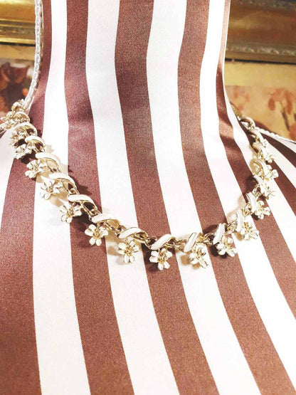 Vintage 1970s White Enamel Floral Necklace Choker Flower Gold Tone Retro