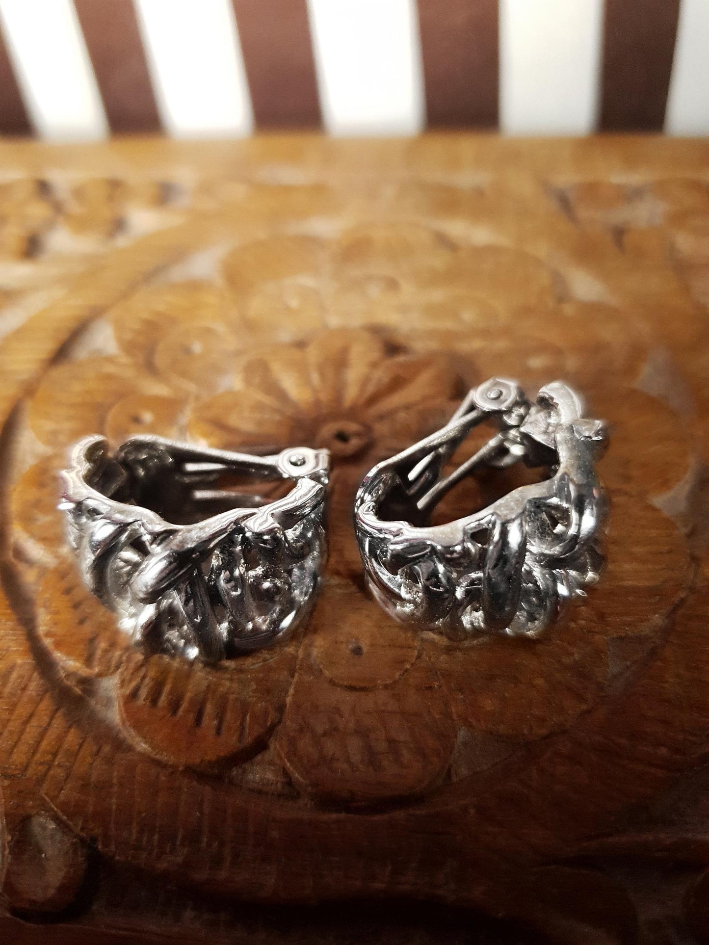 Vintage Hoop Art Earrings Clip-On 1980s Silver Tone Textured Retro