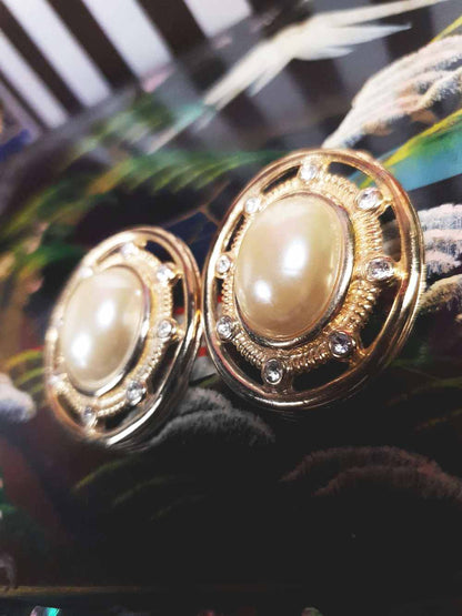 Vintage 1980s Oval Pearl Earrings Rhinestone Clip-On