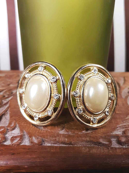 Vintage 1980s Oval Pearl Earrings Rhinestone Clip-On