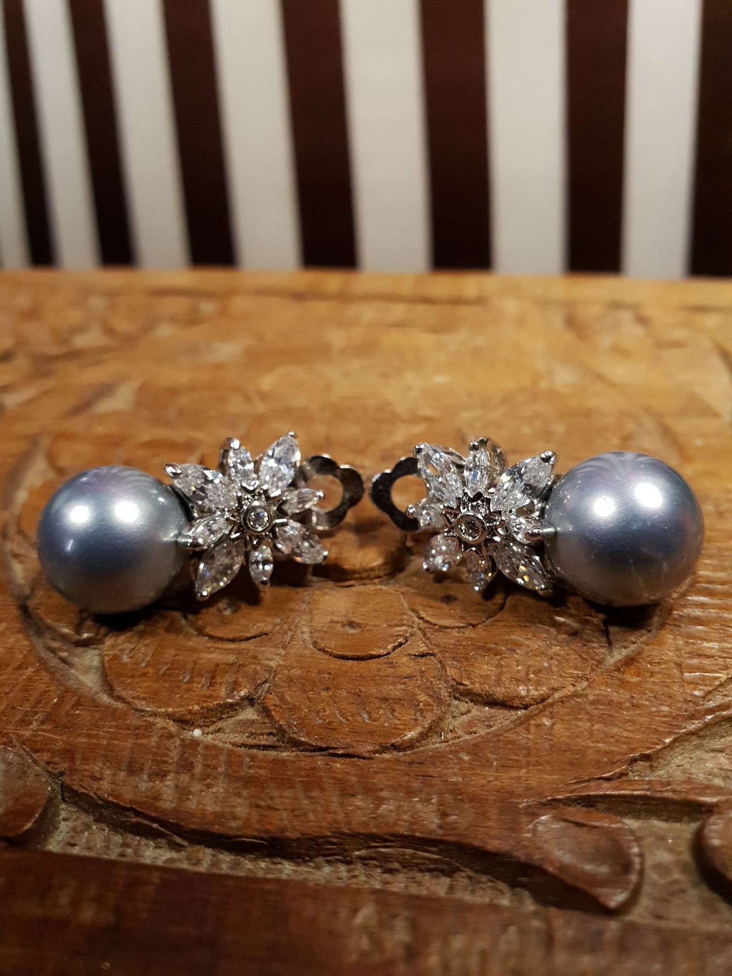 Vintage 1980s Grey Pearl Earrings Rhinestone Flower Clip Ons