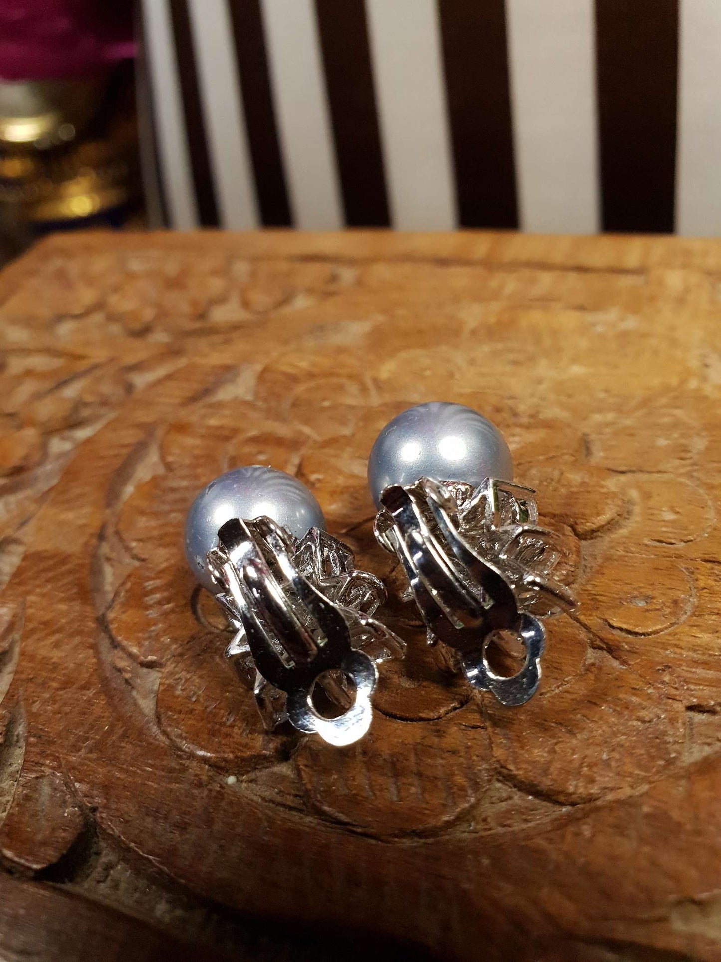 Vintage 1980s Grey Pearl Earrings Rhinestone Flower Clip Ons