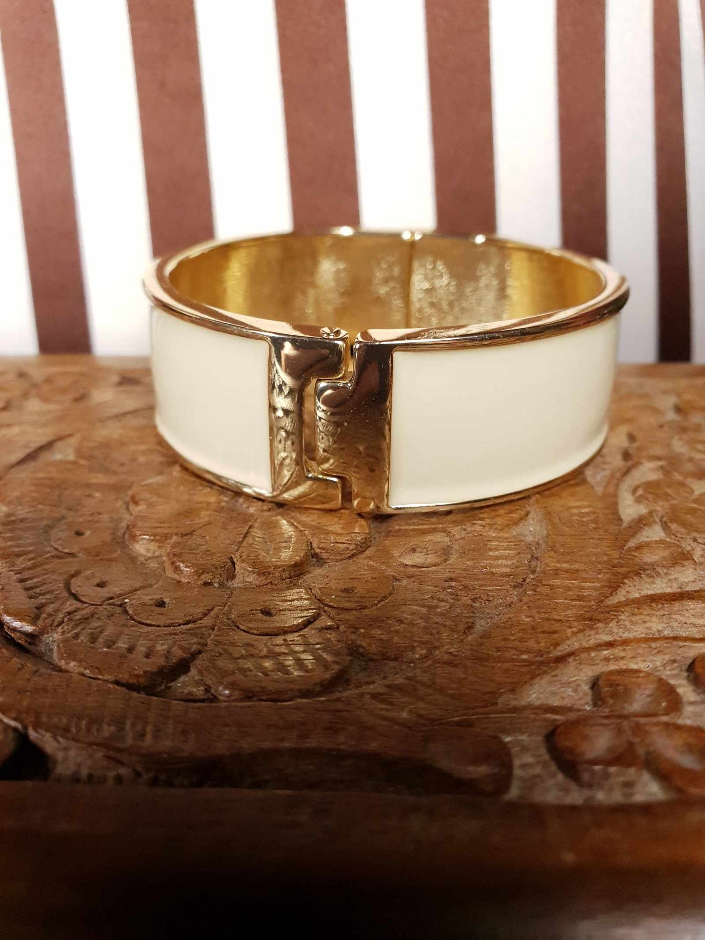 Vintage Cream Enamel Bangle Bracelet 1980s Gold Tone