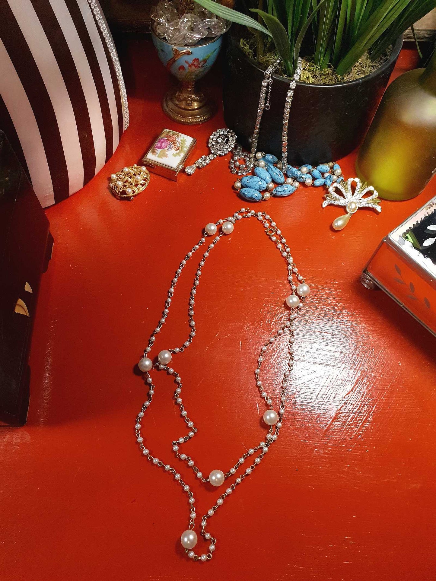 Vintage 1980s White Faux Pearl Necklace 46" Long