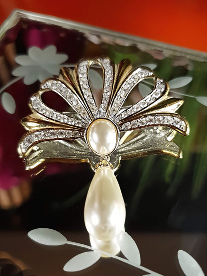 Vintage 1980s Rhinestone Pearl Brooch Dangle Drop Gold-Tone