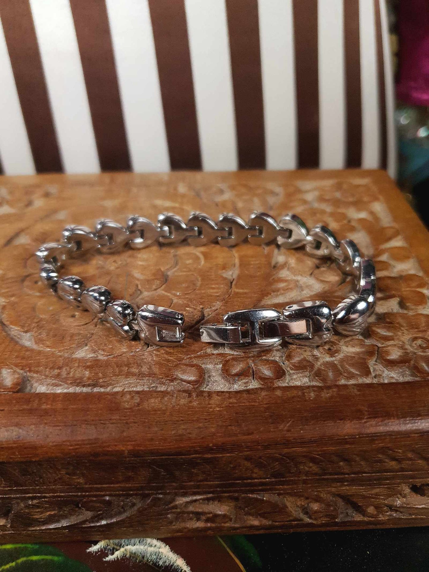Vintage 90s Heart Rhinestone Bracelet Silver-Tone Hearts