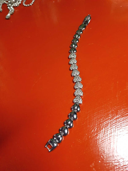 Vintage 90s Heart Rhinestone Bracelet Silver-Tone Hearts