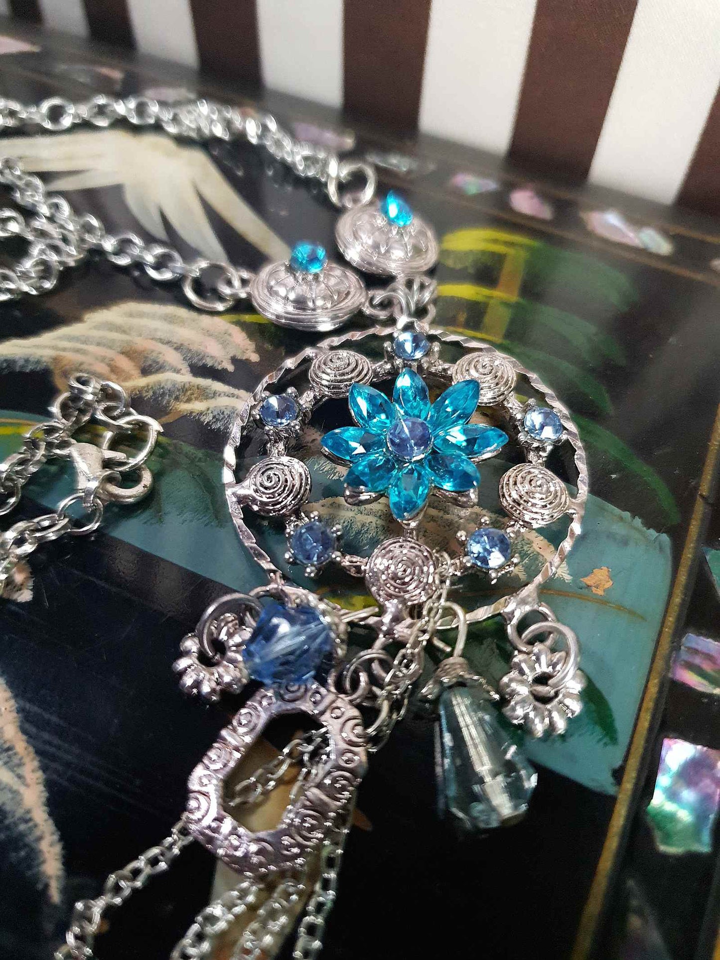 Vintage Blue Rhinestone Charm Boho Necklace Pendant Y2K Floral Flower