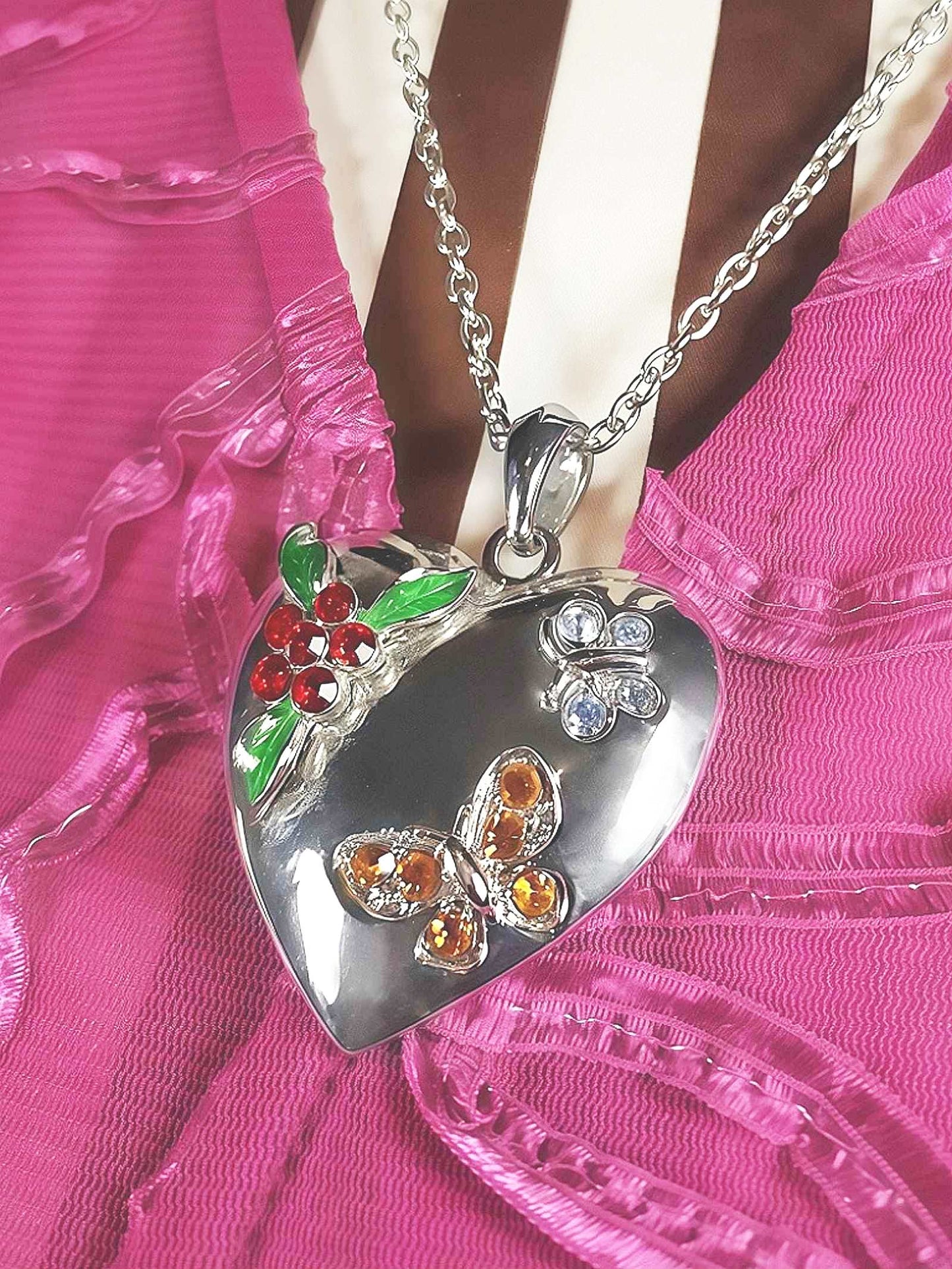 Vintage Heart Pendant Necklace Butterfly Rhinestone Floral Y2K