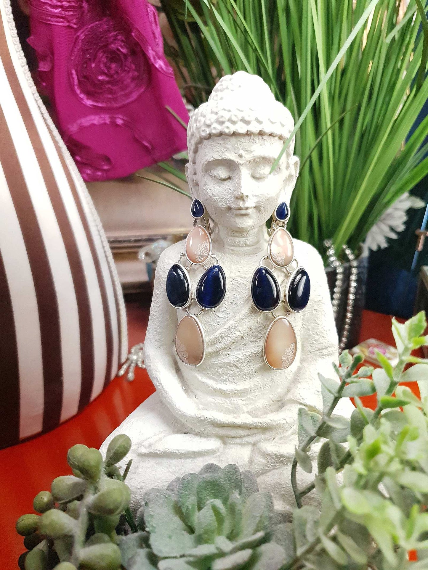 Vintage Liz Claiborne Blue Beige Dangle Drop Earrings 1980s