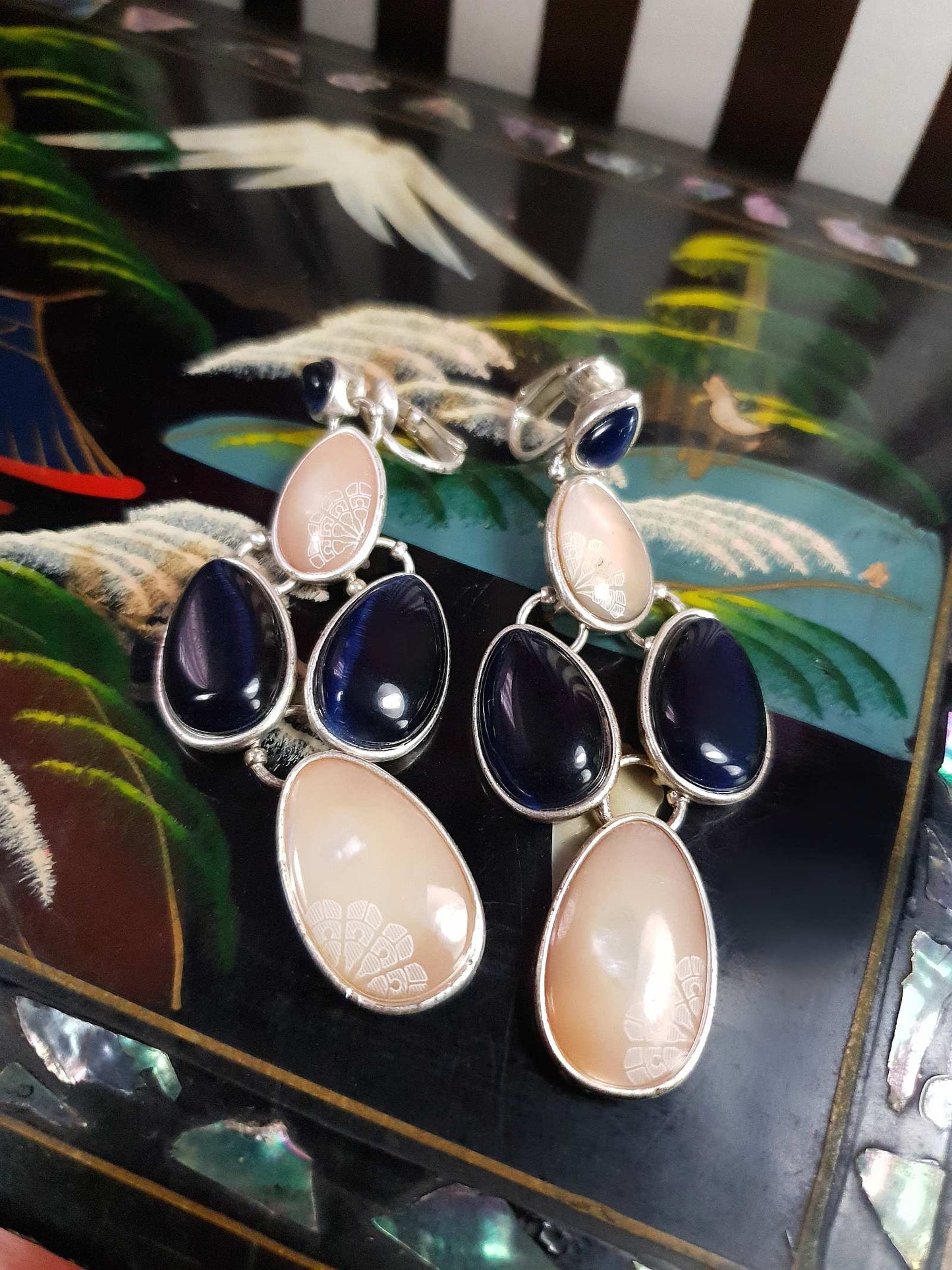 Vintage Liz Claiborne Blue Beige Dangle Drop Earrings 1980s