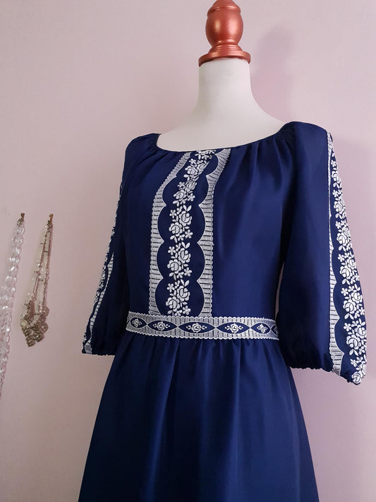 Vintage Navy Blue Maxi Dress 1970s - Size 16 Embroidered Floral Romantic Boho Bohemian Retro