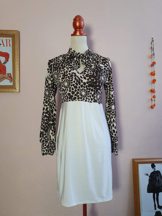 Vintage 1970s Patterned Bow dress - Size 10