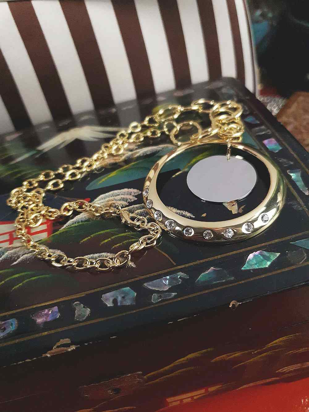 Vintage Circle Rhinestone Pendant Necklace Y2K