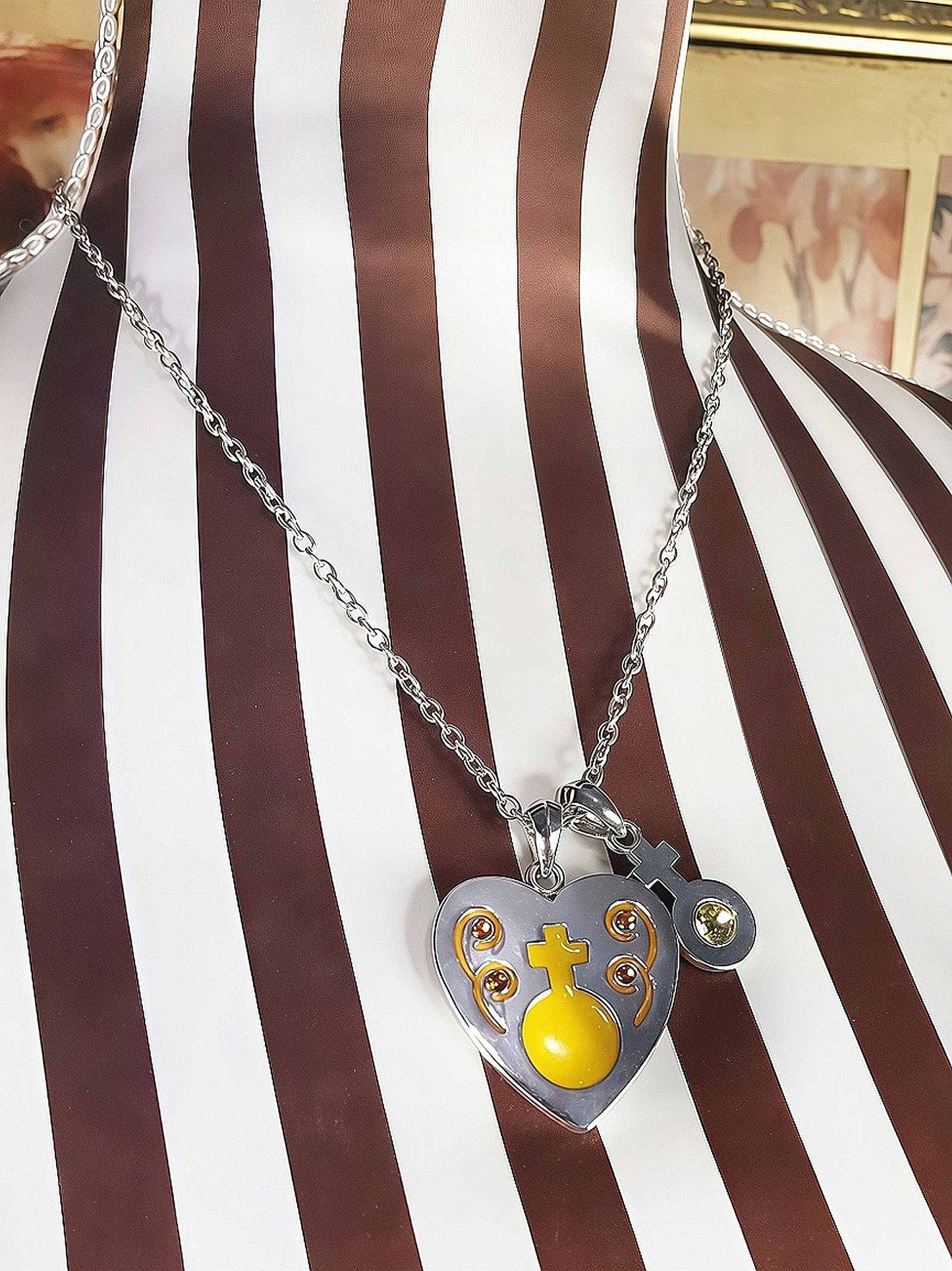 Vintage Heart Charm Rhinestone Necklace Y2K Venus