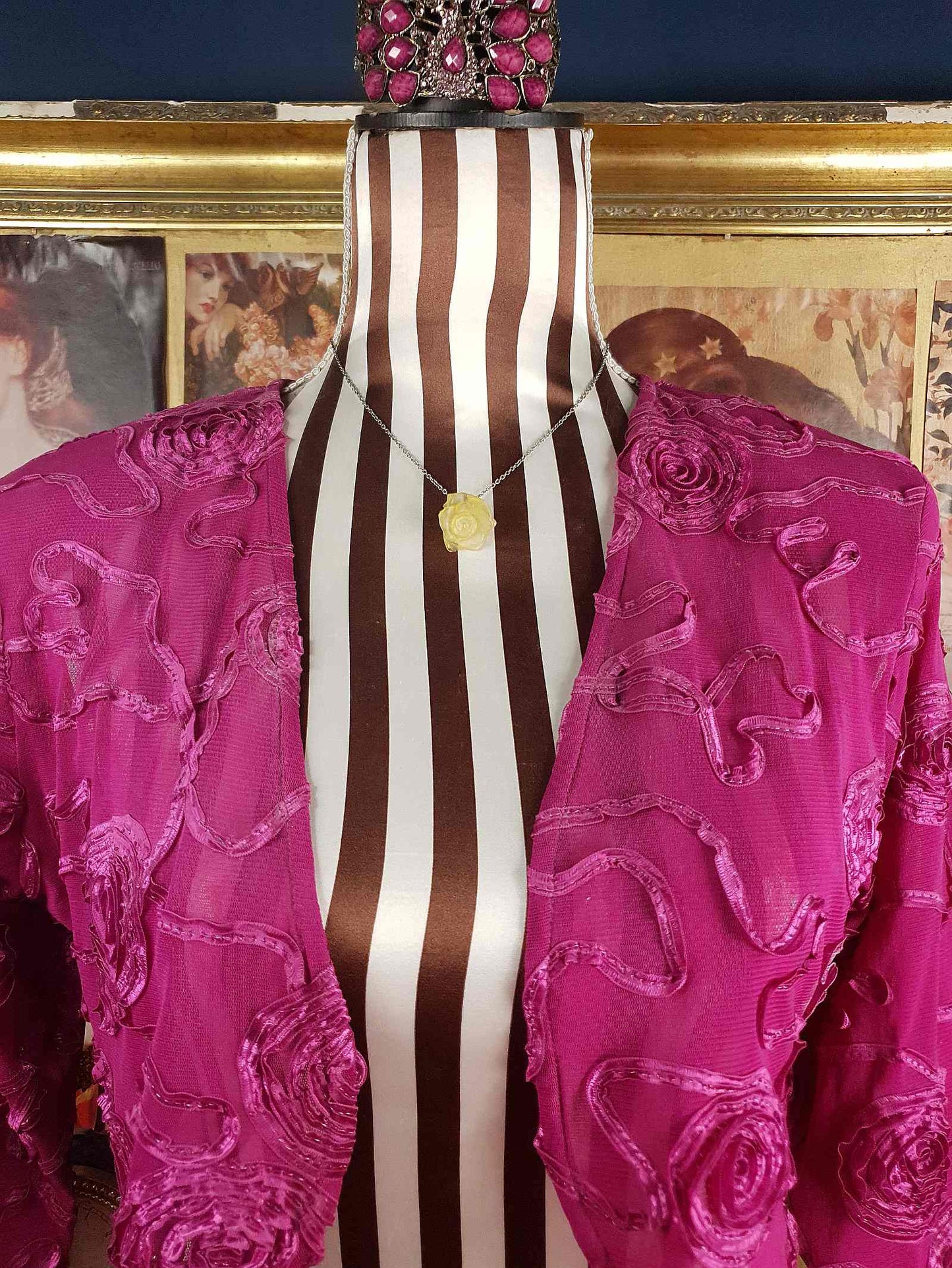 Vintage 1940s Lucite Yellow Rose Pendant Necklace Choker Flower Floral