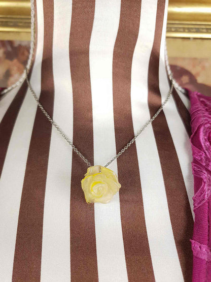 Vintage 1940s Lucite Yellow Rose Pendant Necklace Choker Flower Floral