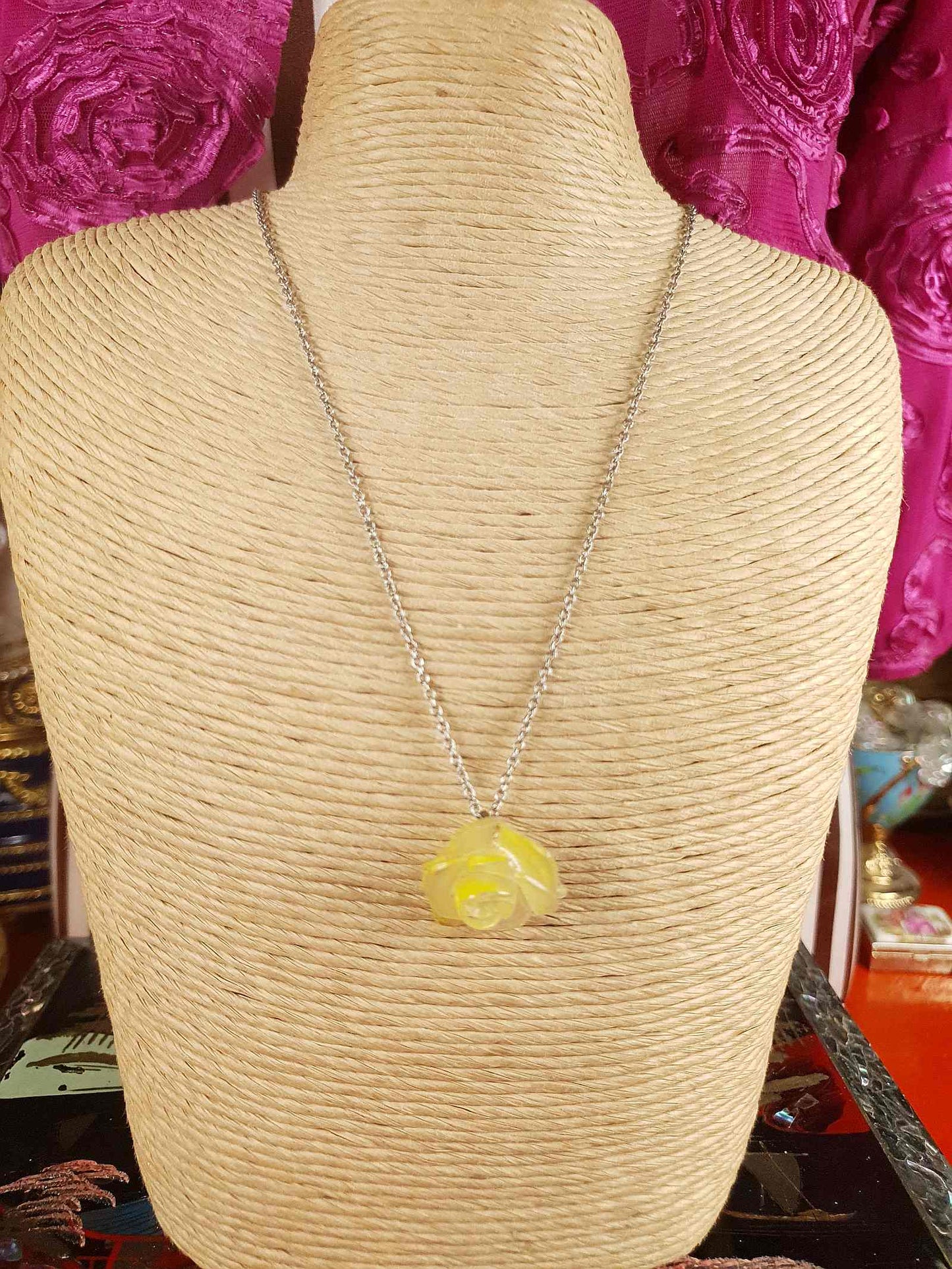 Vintage 1940s Lucite Yellow Rose Pendant Necklace Choker Flower Floral