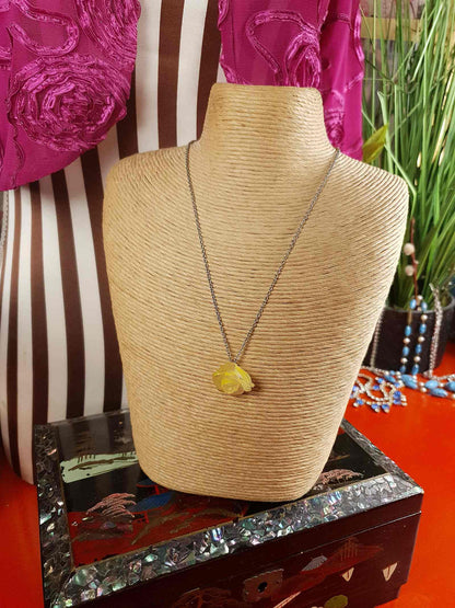 Vintage 1940s Lucite Yellow Rose Pendant Necklace Choker Flower Floral