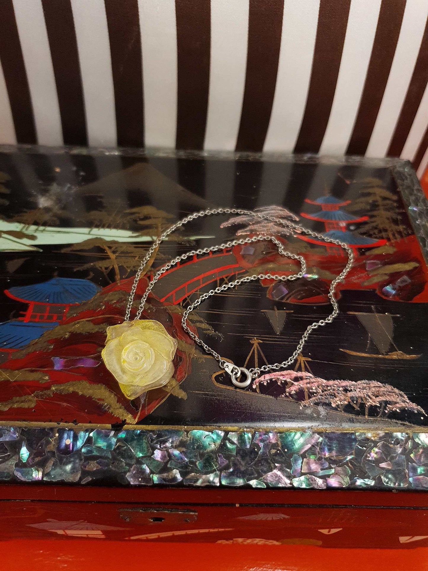 Vintage 1940s Lucite Yellow Rose Pendant Necklace Choker Flower Floral