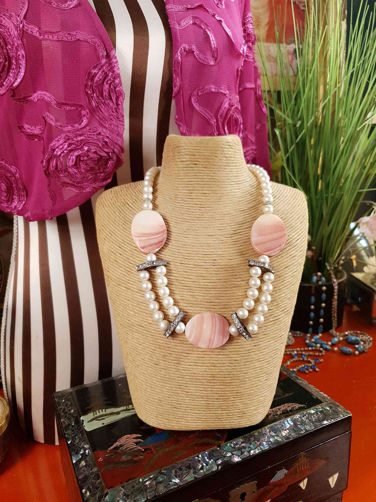 Vintage 1950s Pink Agate Glass Pearl Necklace Choker Mid-Century