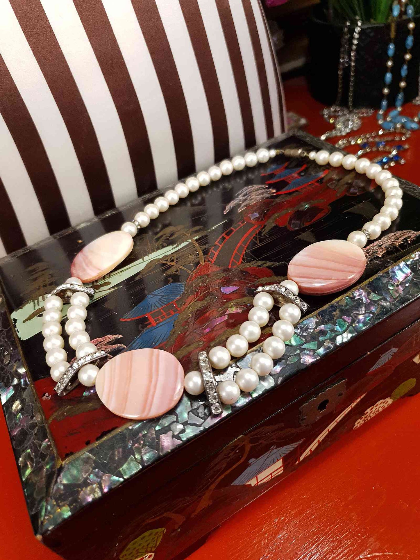 Vintage 1950s Pink Agate Glass Pearl Necklace Choker Mid-Century