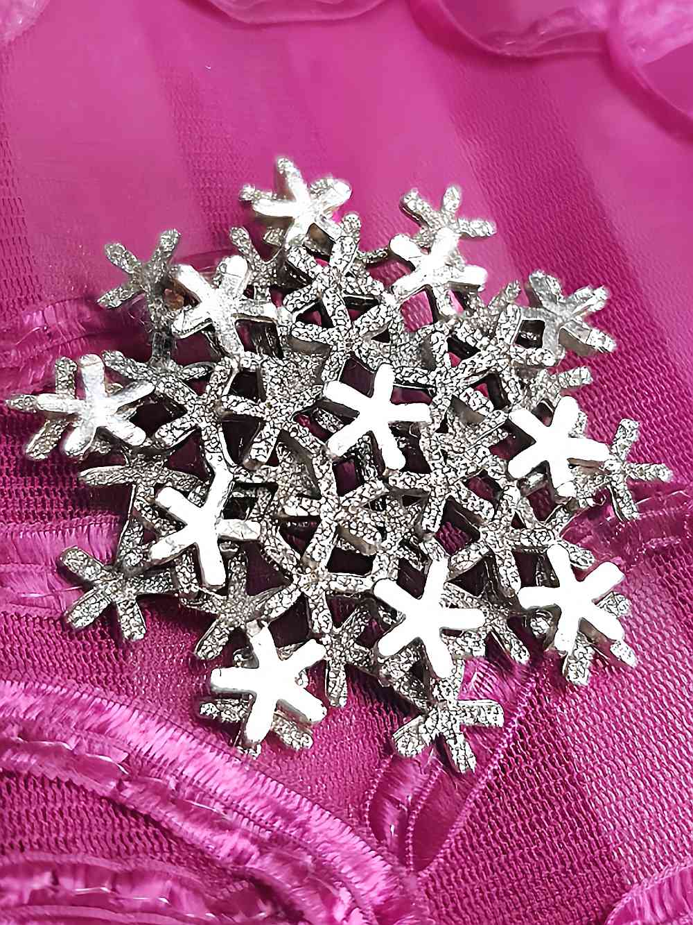 Vintage 1950s Mid-Century Snowflake Brooch - Silver-Tone