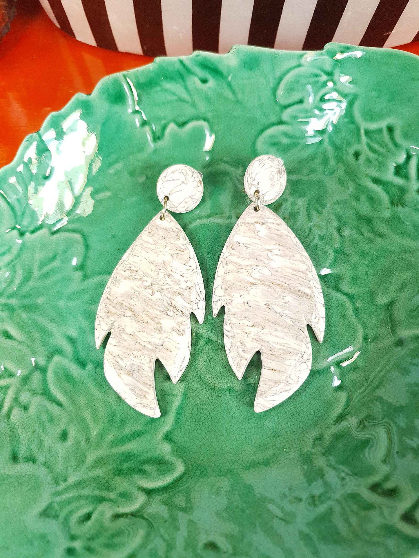 Vintage 1960s Marbled Resin Statement Leaf Earrings Dangle Drop